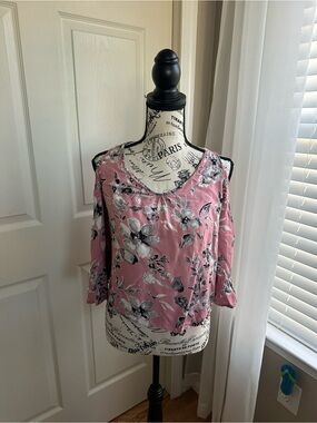 Open Shoulder Long Sleeve Shirt – Pink with Grey Flowers